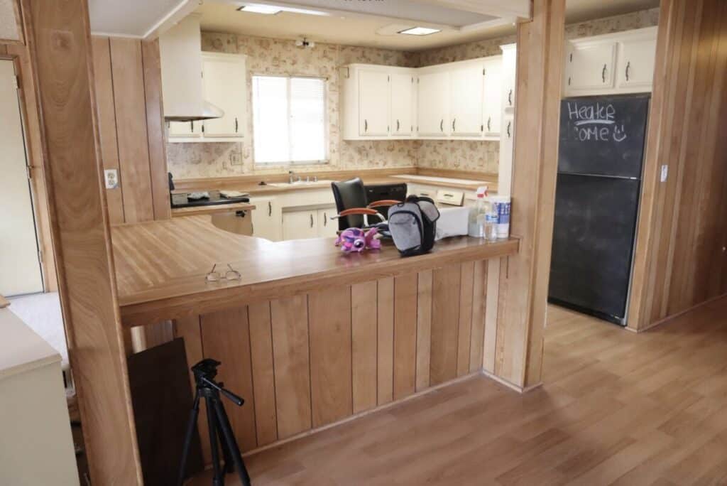 Mobile Home Ugly Old Worn Out Laminate Flooring